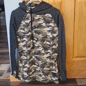 Ampersand Avenue DoubleHood